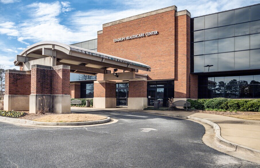 More Photos Of 1810 Stadium Dr, Phenix City Medical For Lease