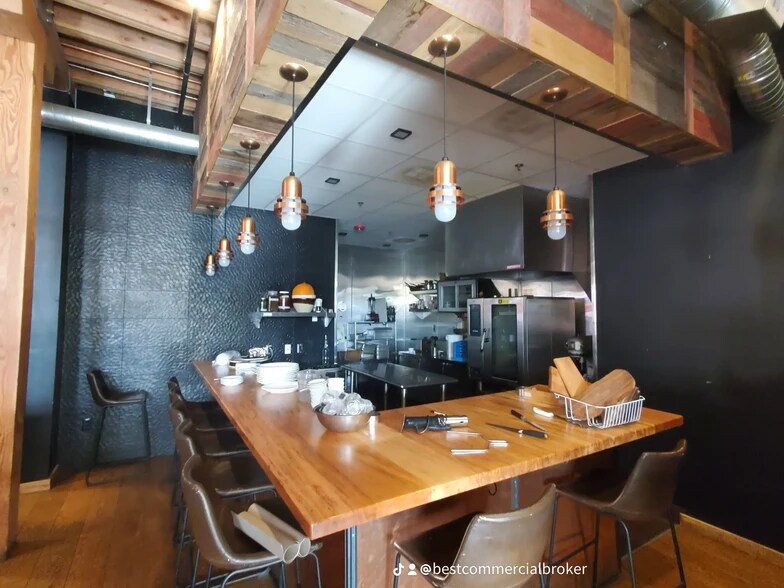 More Photos Of 2801 Welton St, Denver Restaurant For Sale