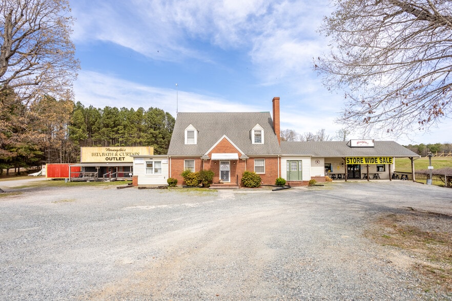 More Photos Of 6663 Highway 58, Buffalo Junction Storefront Retail Office For Sale
