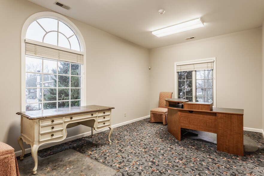 More Photos Of 6575 N College Ave, Indianapolis General Retail For Sale