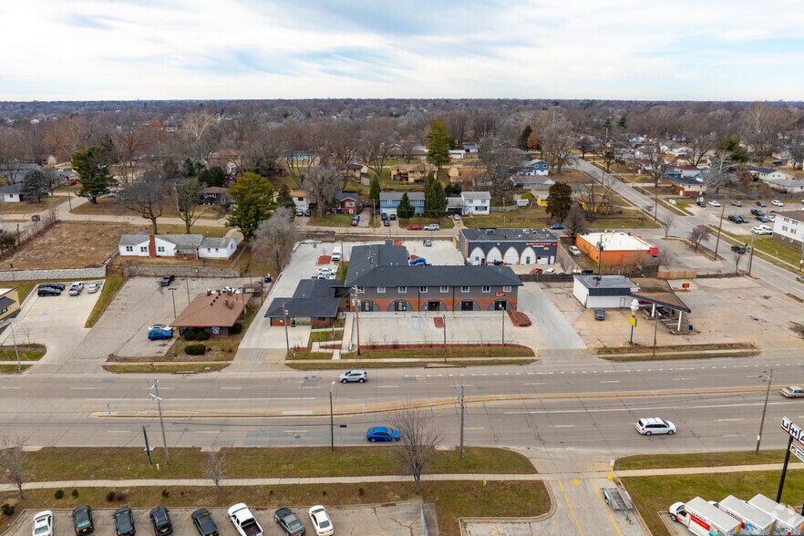 More Photos Of 4020-4044 SE 14th St, Des Moines Office For Lease