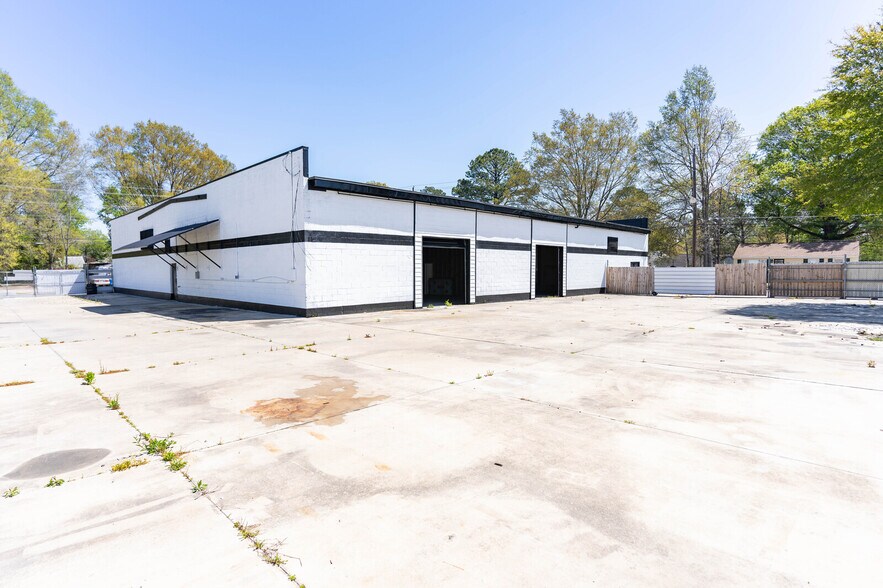 More Photos Of 105 N Sharpe St, Selma Warehouse For Lease