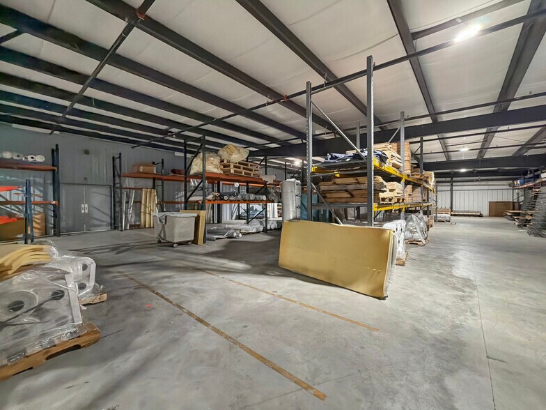 More Photos Of 850 Eisenhower Blvd, Johnstown Warehouse For Lease