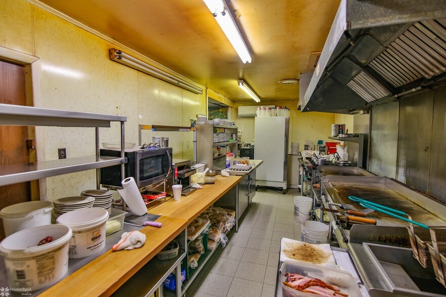 More Photos Of 2071 Baus Rd, East Greenville Sports And Entertainment For Sale
