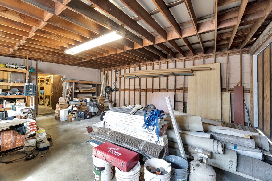 More Photos Of 230 S K St, Dinuba Storefront For Sale