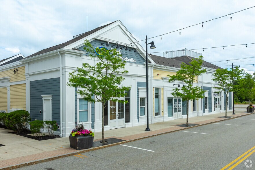 More Photos Of 400-440 Boston Post Rd, Wayland Unknown For Lease