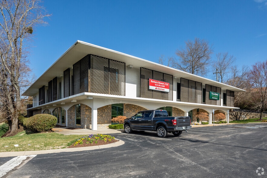 More Photos Of 2900 Lebanon Pike, Nashville Office For Lease