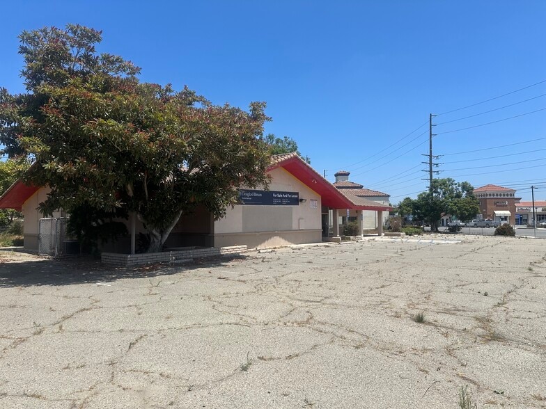 More Photos Of 2805 Vineyard Ave, Oxnard Freestanding For Lease
