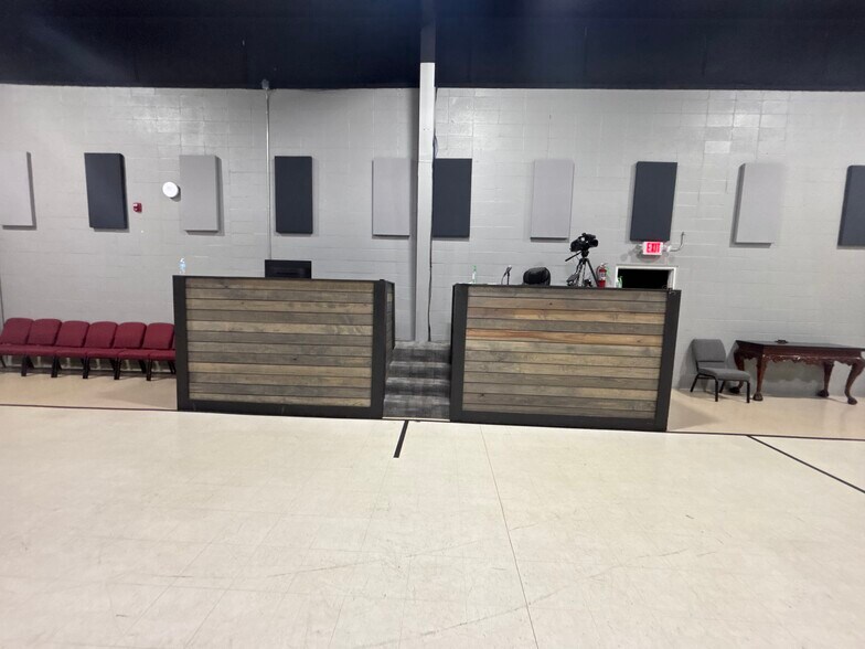 More Photos Of 220 Beaver Rd, Munford Sports And Entertainment For Sale