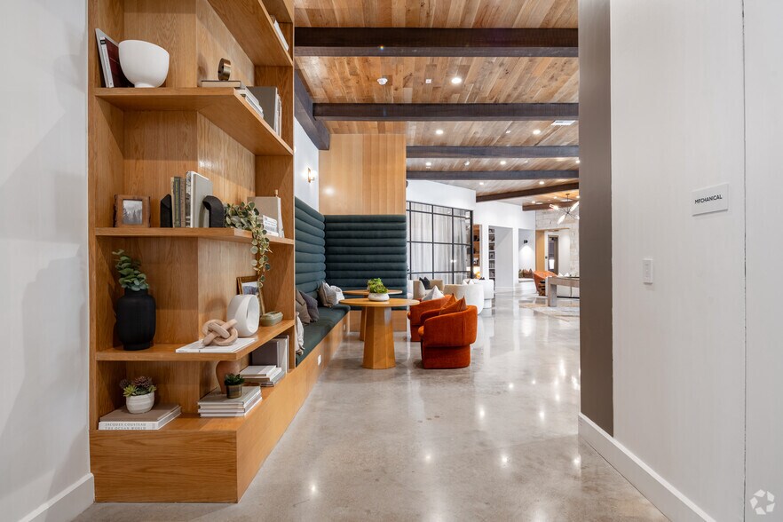 More Photos Of 5100 Bolm Rd, Austin Apartments For Lease