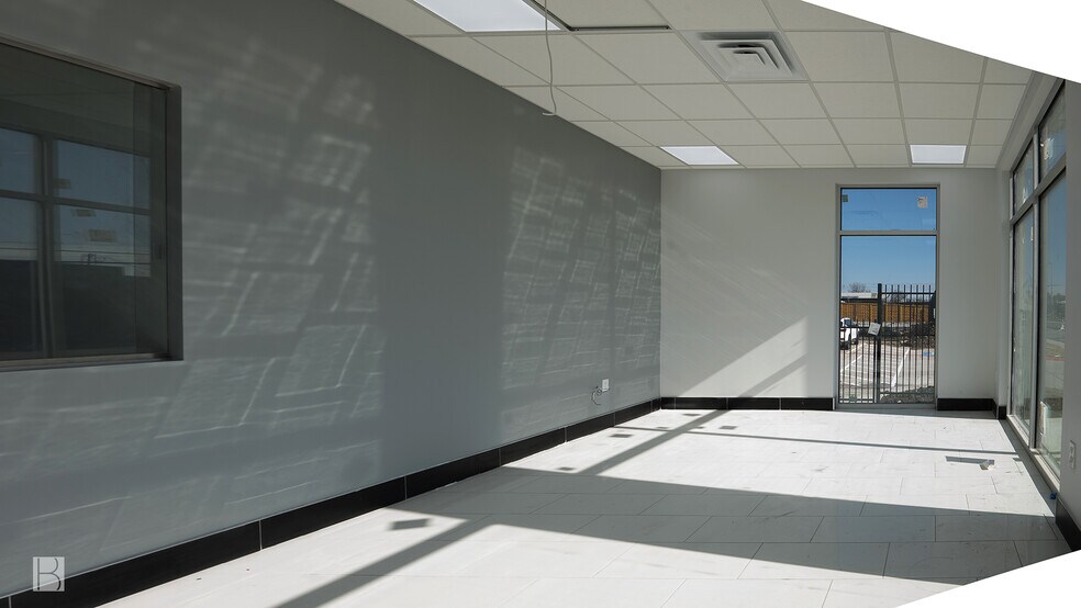 More Photos Of 875 W Kearney St, Mesquite Industrial For Sale