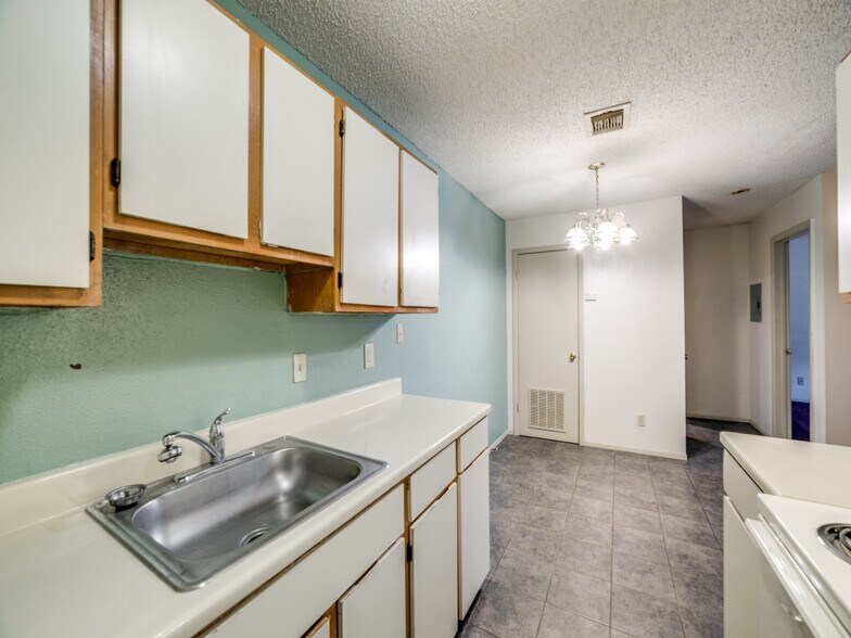 More Photos Of 7737 Skolout St, San Antonio Apartments For Sale