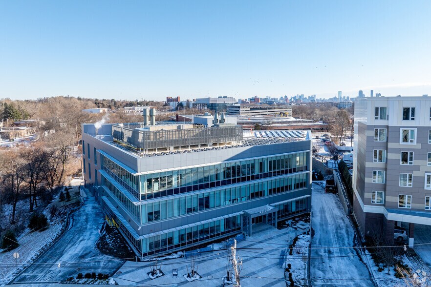 More Photos Of 23 Elm St, Watertown Office For Lease