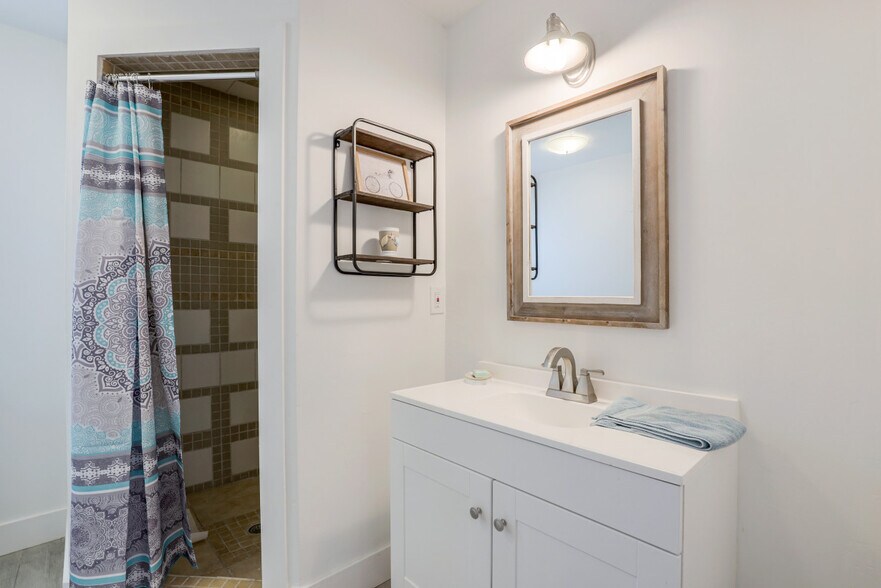 More Photos Of 778 100th Ave N, Naples Specialty For Sale