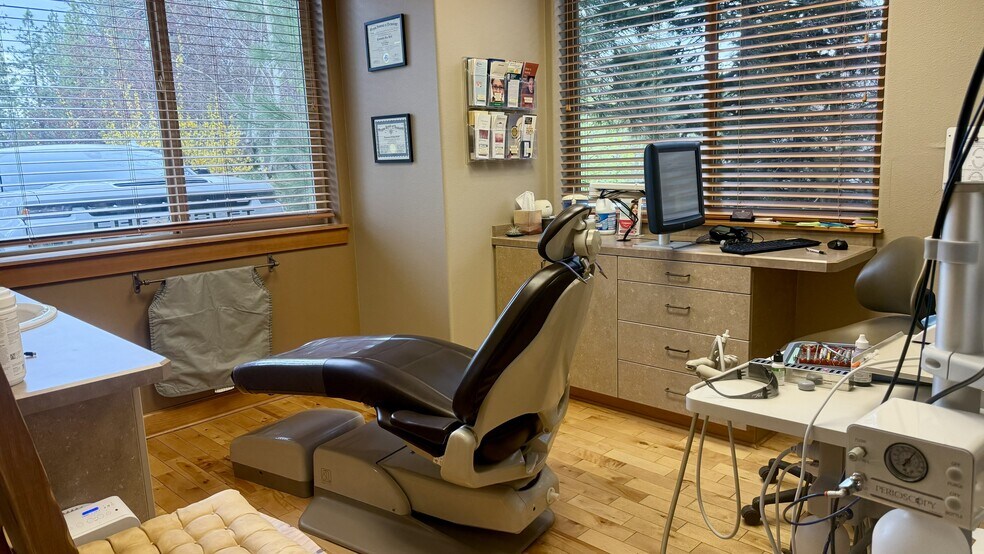 More Photos Of 1569 SW Nancy Way, Bend Medical For Lease