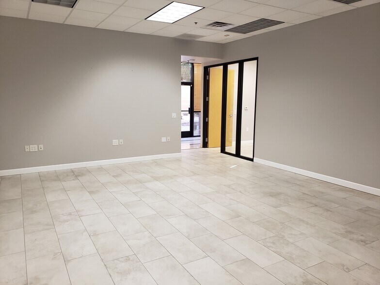 More Photos Of 80 N McClintock Dr, Chandler Medical For Sale