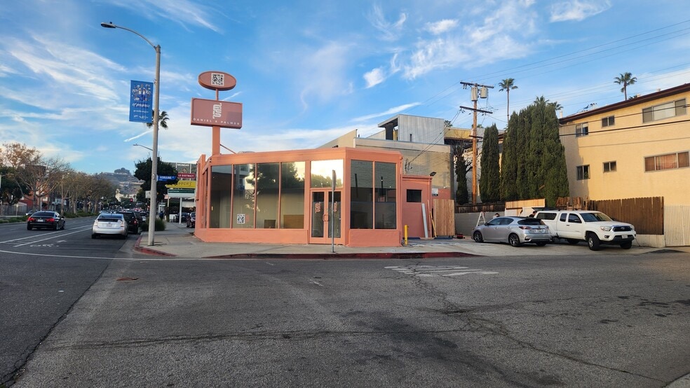 Primary Photo Of 1000 N Fairfax Ave, West Hollywood Storefront For Sale