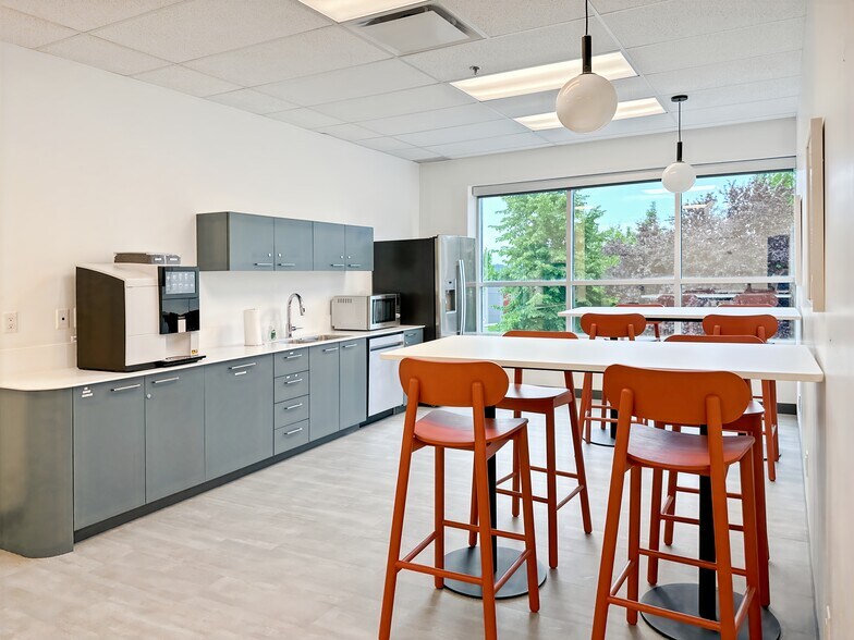 More Photos Of 5455-5477 152 St, Surrey Coworking Space