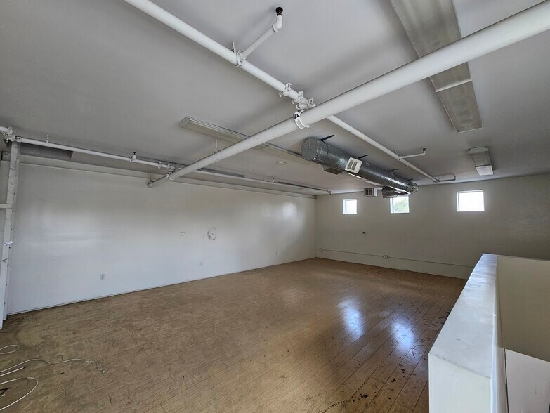 More Photos Of 2010-2040 S Central Ave, Los Angeles Office For Lease