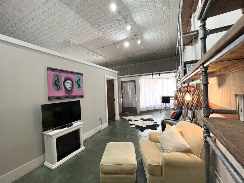 More Photos Of 114 N 5th St, Alpine Storefront For Sale