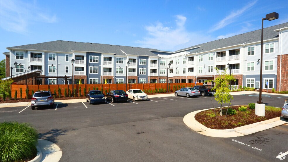 More Photos Of 301 Continental Pkwy, Newport News Apartments For Sale