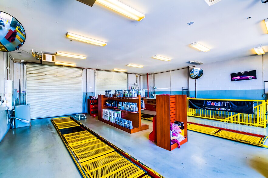 More Photos Of 17985 Bear Valley Rd, Hesperia Carwash For Sale