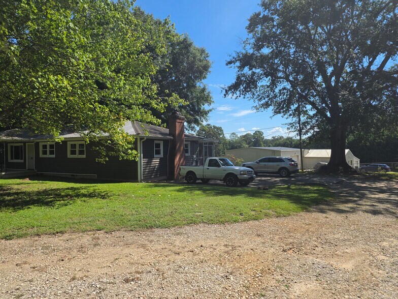 More Photos Of 1917 Old Pendleton Rd, Easley Flex For Sale