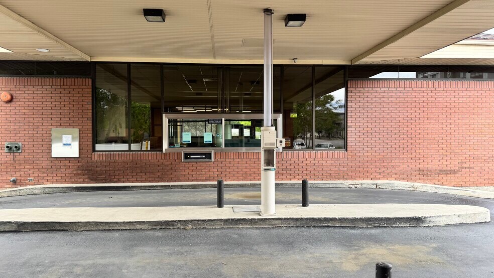 More Photos Of 159 W Center St, Midvale Bank For Lease