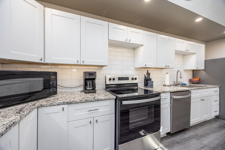 More Photos Of 12625 Sandpiper Rd, Thackerville Specialty For Sale