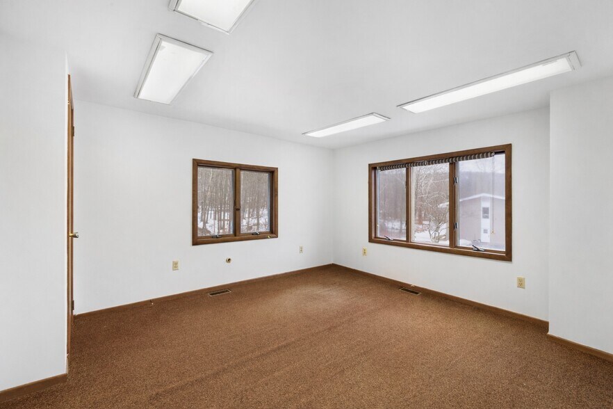 More Photos Of 328 Green Pond Rd, Hibernia Office Residential For Lease