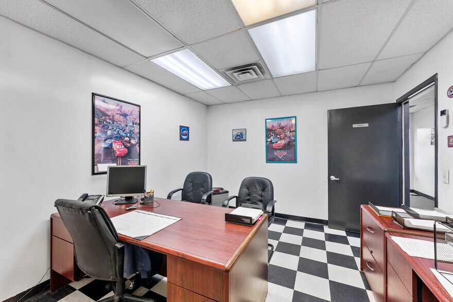 More Photos Of 4201 E Lake St, Minneapolis Auto Dealership For Sale