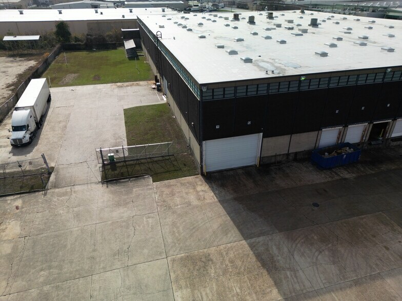More Photos Of 801 Edwards Ave, New Orleans Distribution For Lease