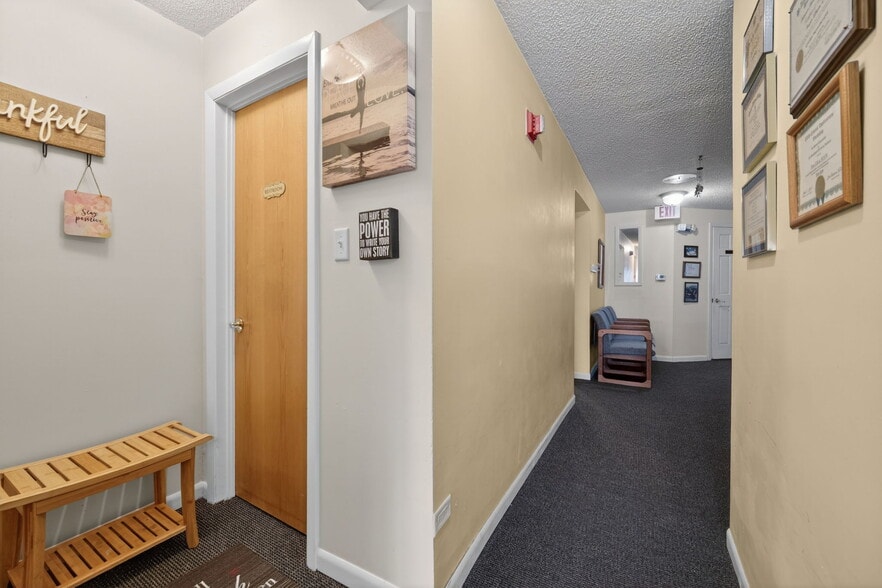 More Photos Of 0S165 Church St, Winfield Office For Sale