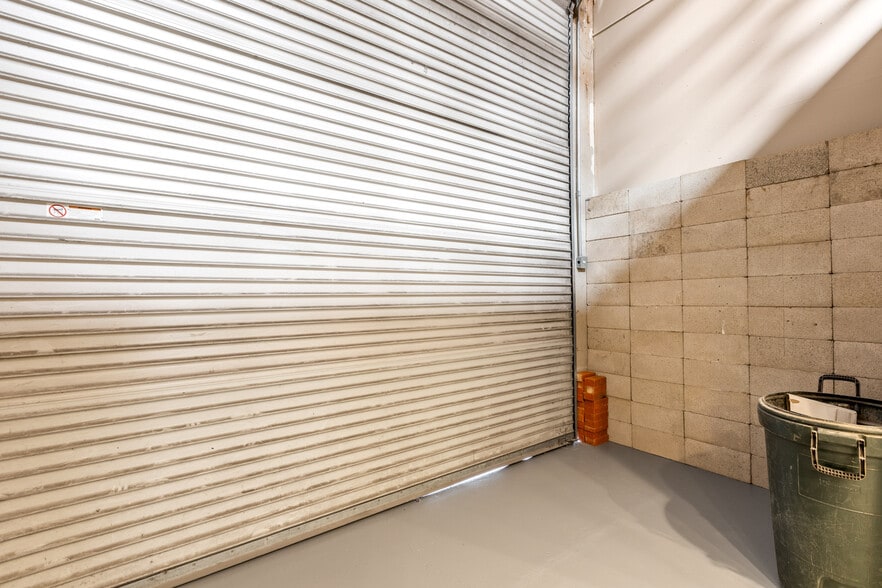 More Photos Of 1240 N Jefferson St, Anaheim Warehouse For Sale