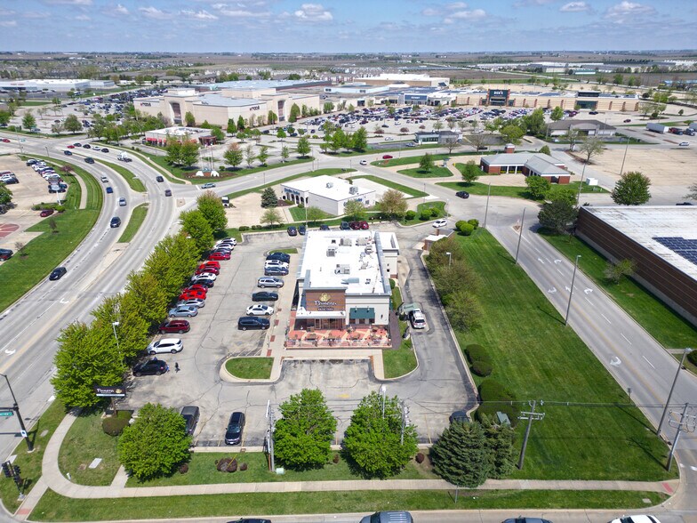 More Photos Of 1903 Convenience Pl, Champaign General Retail For Sale