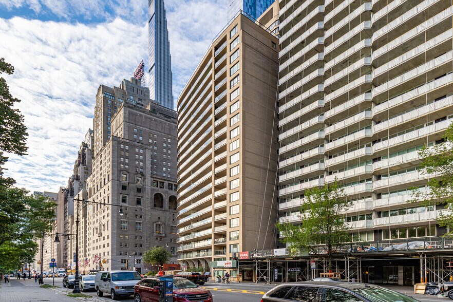 More Photos Of 200 Central Park S, New York Multifamily For Sale