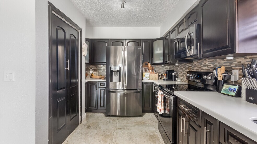 More Photos Of 505-513 S Ocean Dr, Hollywood Apartments For Sale