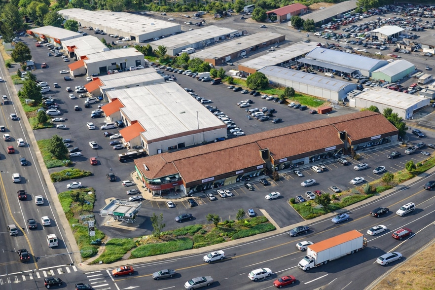 More Photos Of 6300 NE St James Rd, Vancouver Flex For Lease