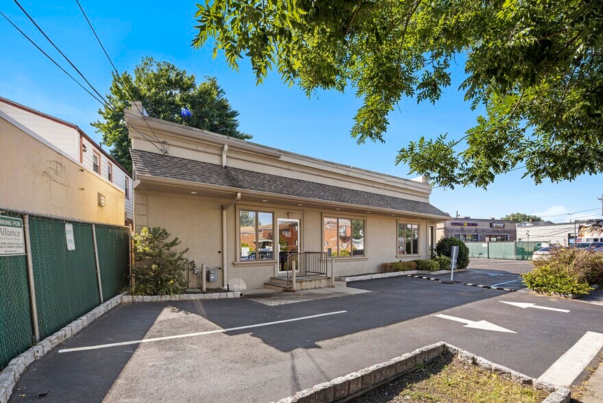 More Photos Of 47-49 S Main St, Lodi Freestanding For Sale