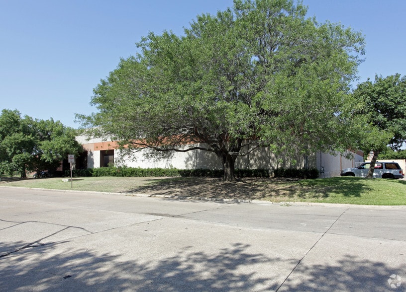 More Photos Of 15001 E Beltwood Pky, Dallas Distribution For Lease