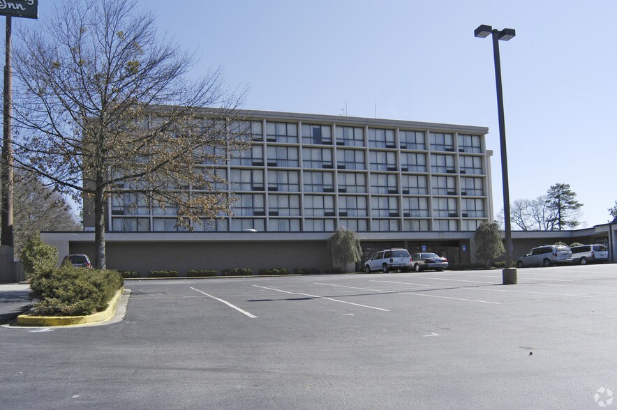 More Photos Of 6288 Old Dixie Hwy, Jonesboro Hotel For Sale