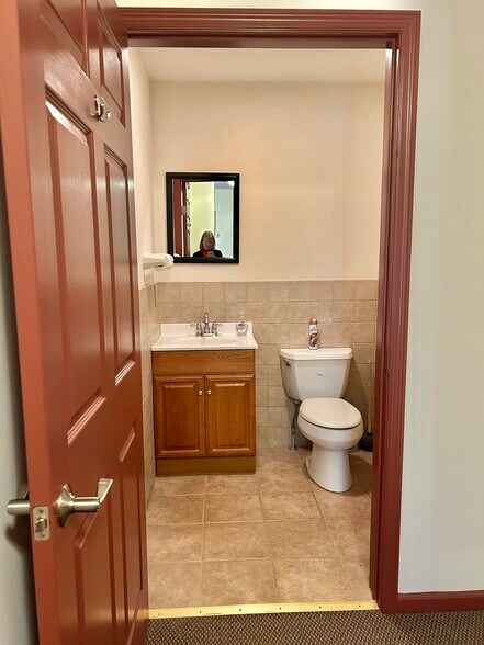 More Photos Of 85 Hopper Ave, Waldwick Medical For Lease