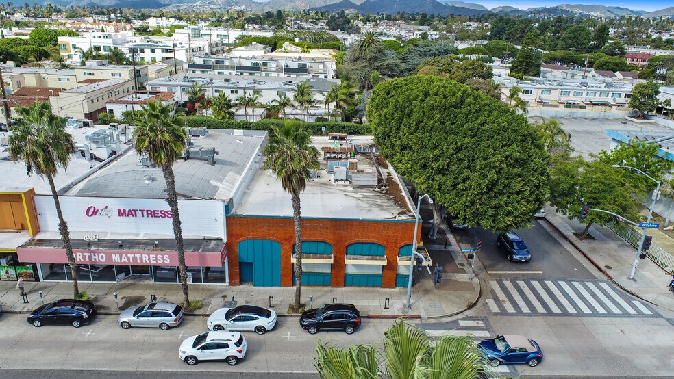 More Photos Of 1433 Wilshire Blvd, Santa Monica Restaurant For Lease