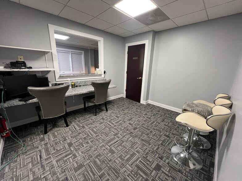 More Photos Of 1010 Ohio Pike, Cincinnati Medical For Sale