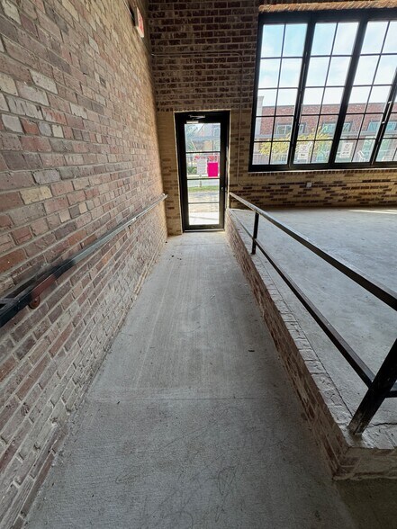 More Photos Of 509 N Carrollton Ave, New Orleans Storefront For Lease