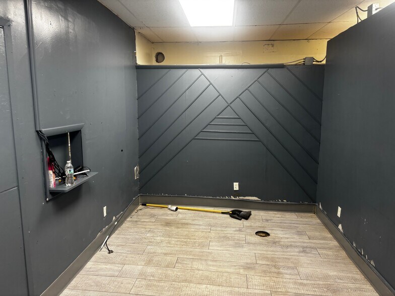 More Photos Of 5114 N Peoria Ave, Tulsa General Retail For Sale