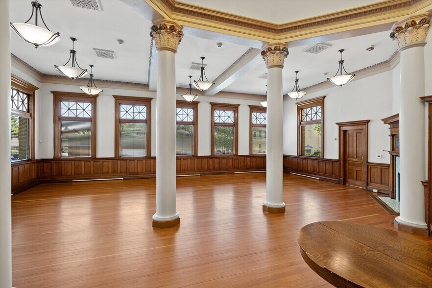 More Photos Of 909 Jefferson St, Red Bluff Specialty For Sale