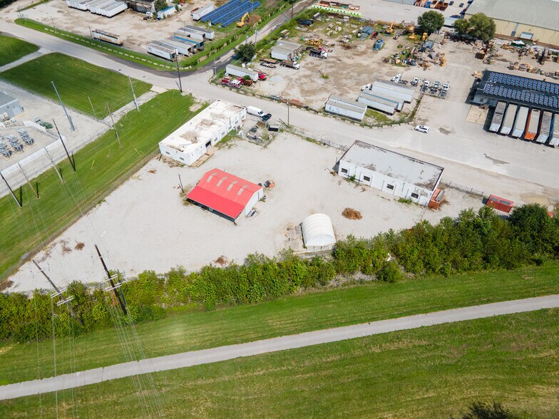 More Photos Of 1306 Bedford St, Indianapolis Warehouse For Sale