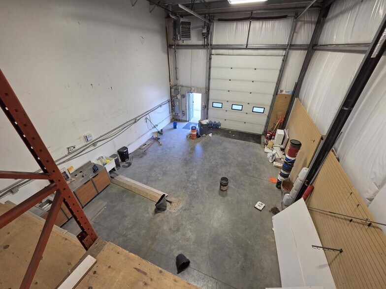 More Photos Of 11128 83rd Ave, Fort Saskatchewan Warehouse For Lease