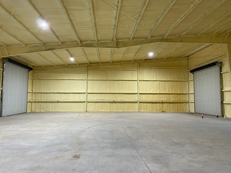 More Photos Of 606 Mill Run, Kerrville Warehouse For Lease